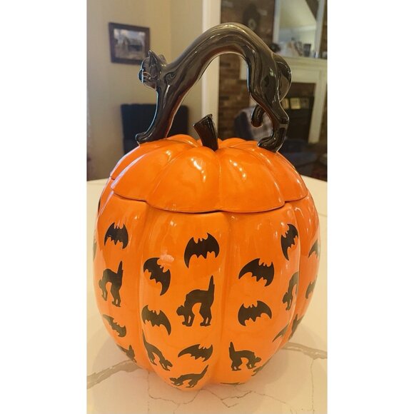 NEIMAN MARCUS  BLACK CAT BLACK BAT MOTIF HALLOWEEN PUMPKIN COOKIE JAR RARE read - Picture 1 of 13
